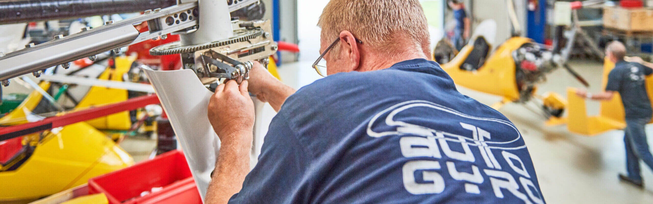 Handmontage im AutoGyro-Werk Hildesheim
